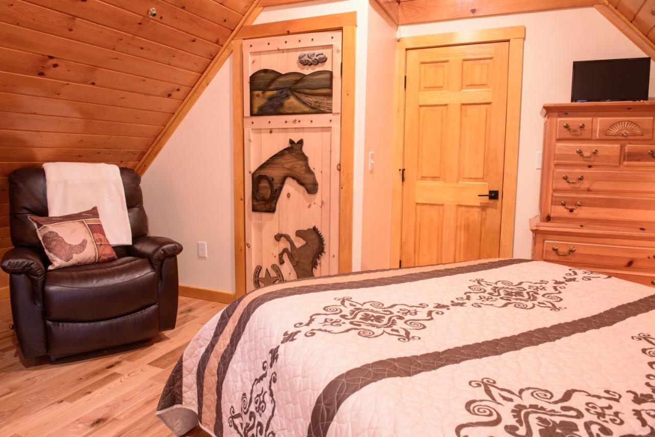 The Inn At Oxbow Acres Milan Экстерьер фото